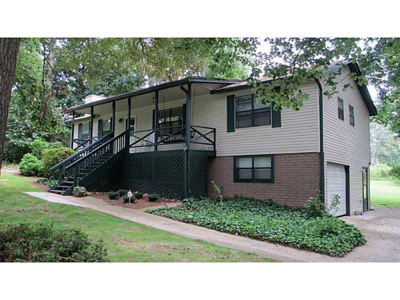 6598 Apache Ln., Douglasville, GA 30135