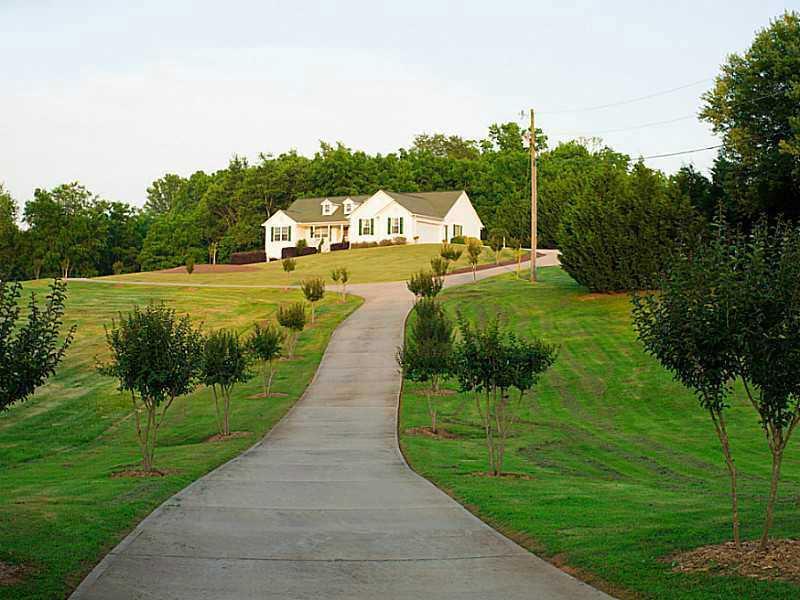 849 Dean Mill Rd., Talking Rock, GA 30175