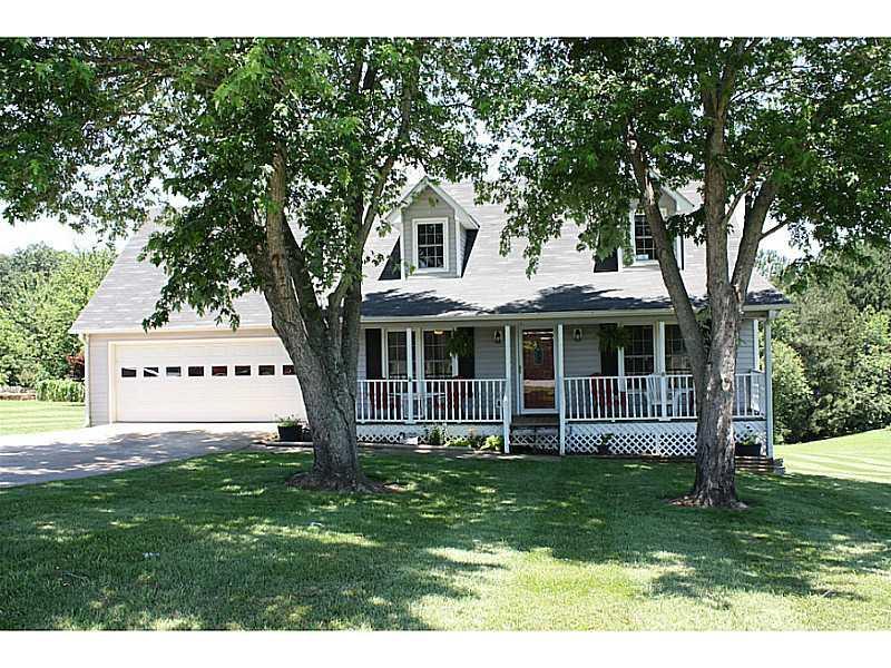 4653 Countryside Dr., Flowery Branch, GA 30542