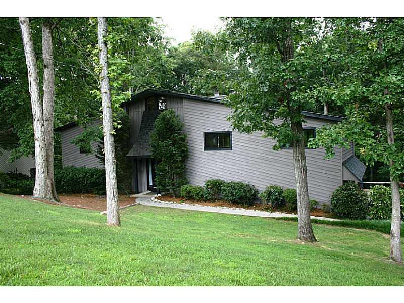 1160 Lake Charles Dr., Roswell, GA 30075