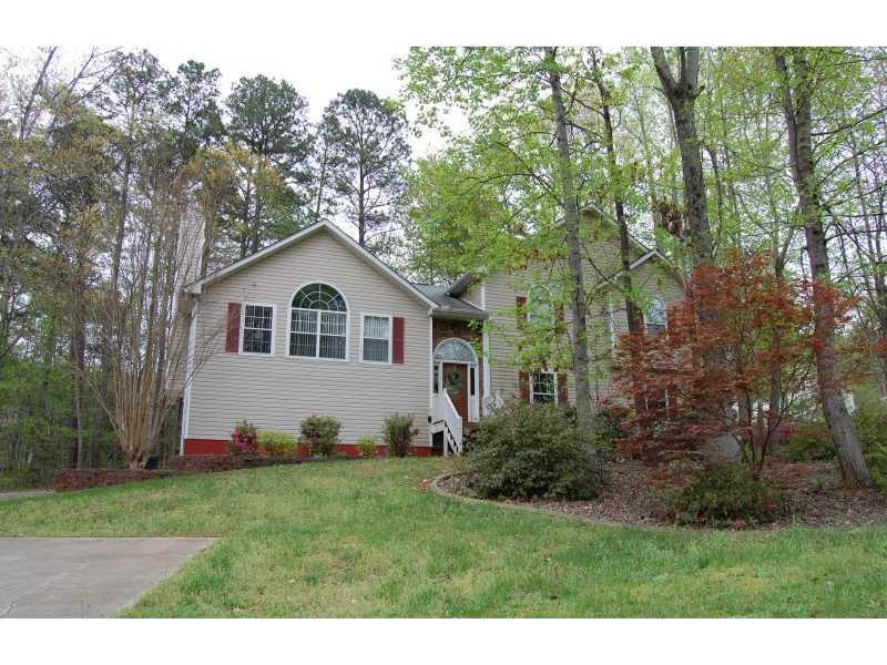 1011 Queensbury Run, Acworth, GA 30102