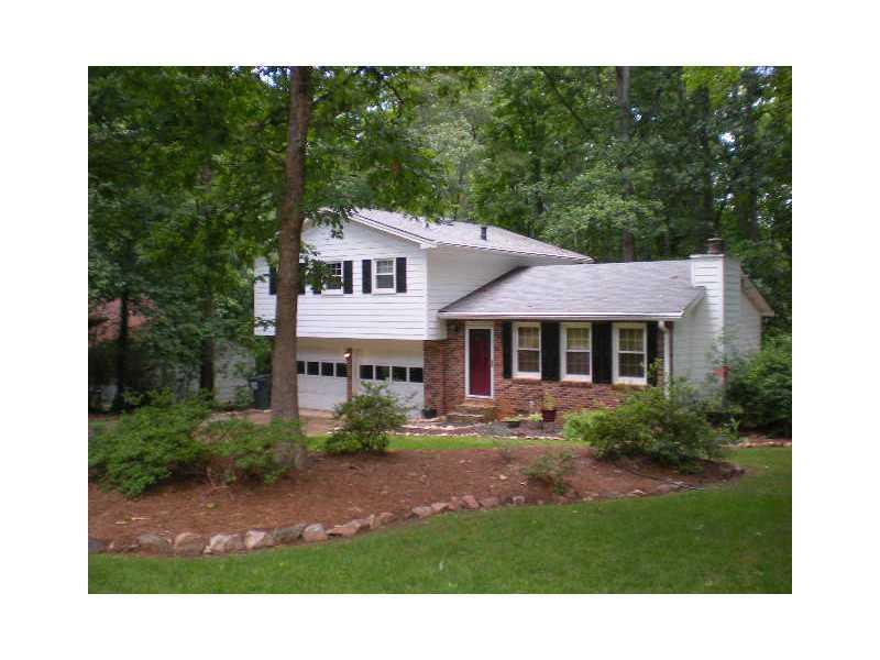 917 Chartley Dr., Lilburn, GA 30047