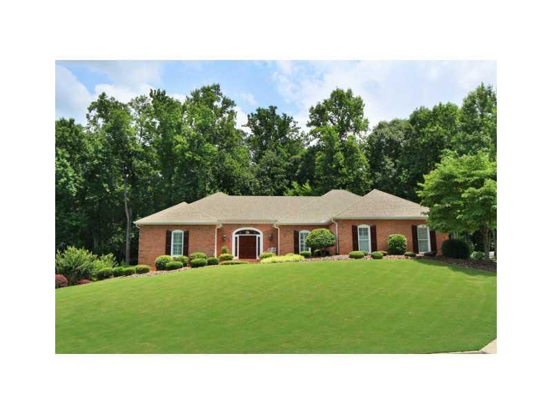 415 Creekshire Dr., Roswell, GA 30075
