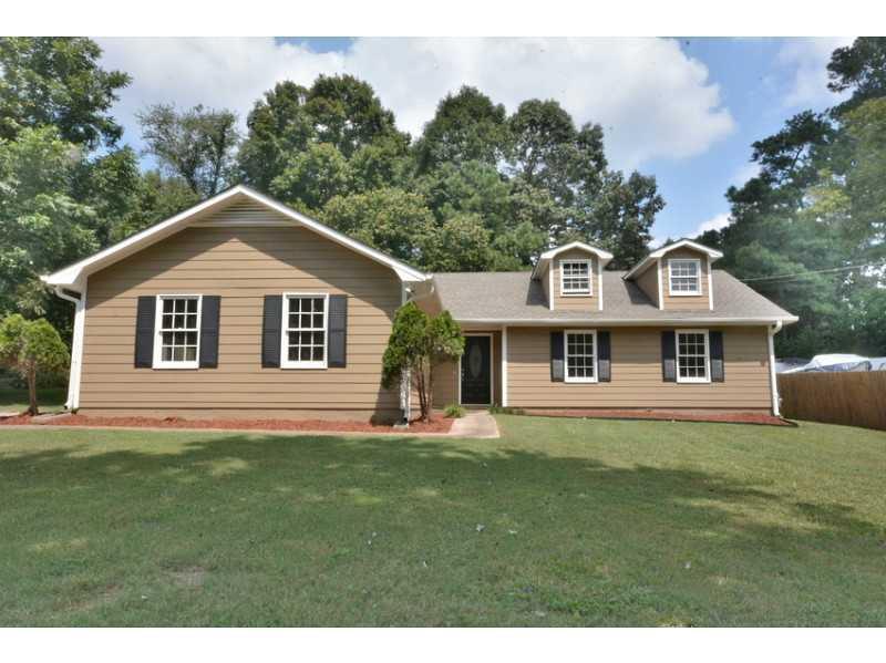 1042 Dogwood Rd., Snellville, GA 30078