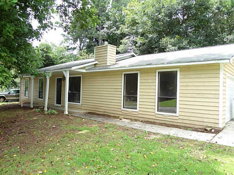 968 Glasgow Dr., Lilburn, GA 30047