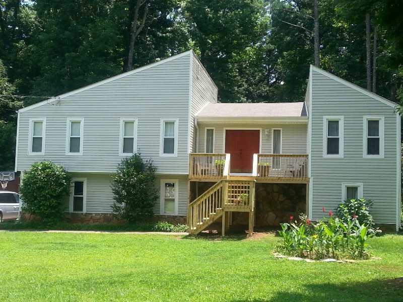 124 Dials Dr., Woodstock, GA 30188