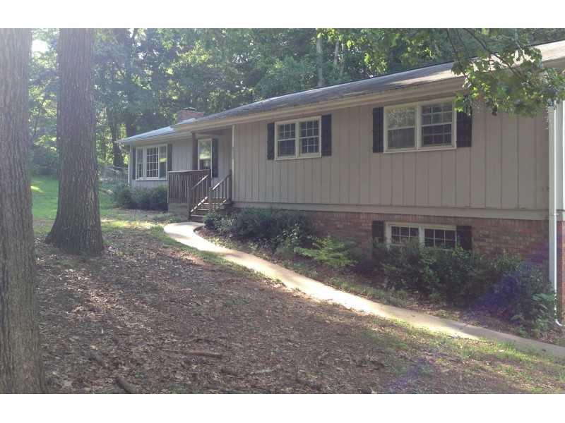 2730 Meadow View Dr., Acworth, GA 30102