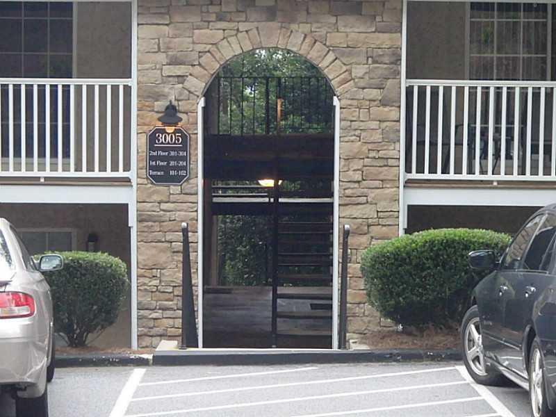 3005 Seven Pines Ln. #202, Atlanta, GA 30339