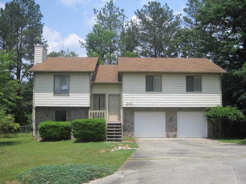 245 Woodhue Forest Ln., Atlanta, GA 30349