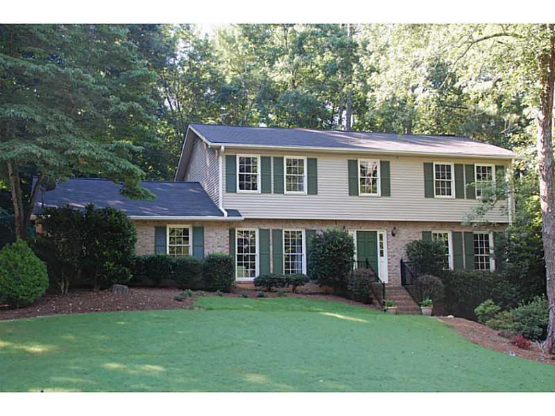1435 Woodcrest Dr., Roswell, GA 30075