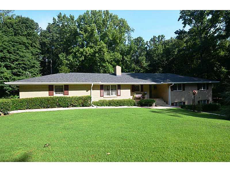 2523 Ferndale Ln., Snellville, GA 30078