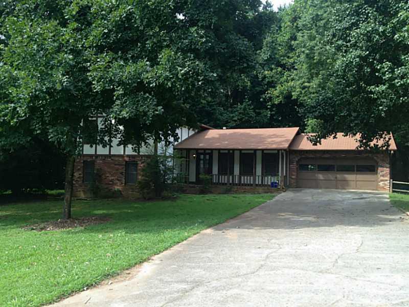 995 Camp Creek Dr., Lilburn, GA 30047