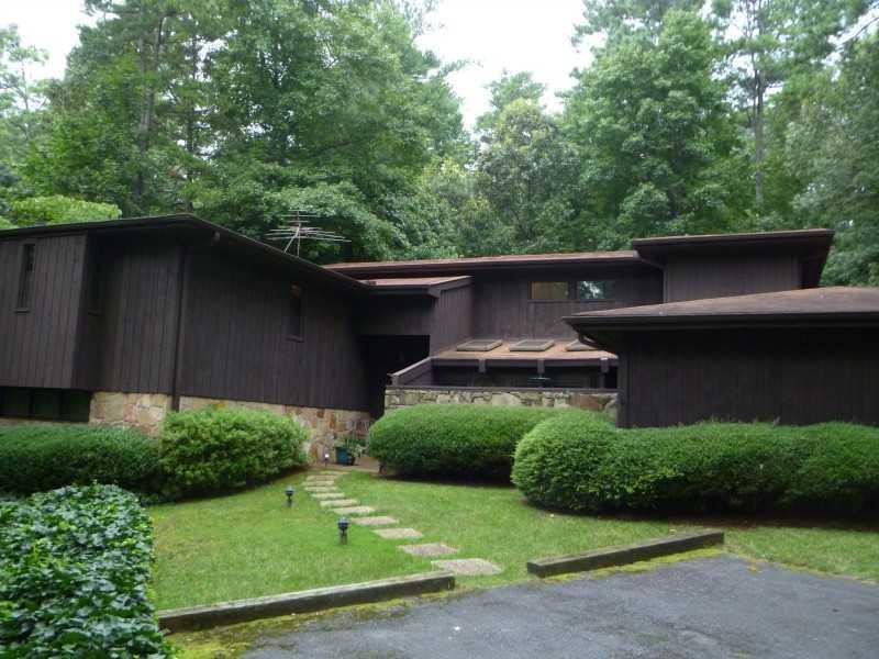 4124 Brookview Dr., Atlanta, GA 30339