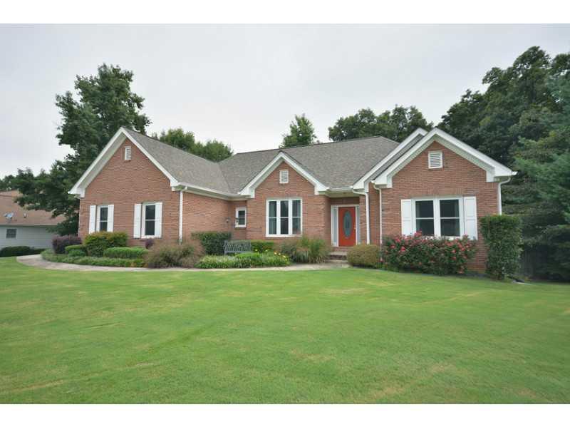 2045 Holland Park Dr., Buford, GA 30519