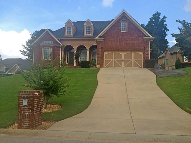 6651 Dartmoor Dr., Flowery Branch, GA 30542