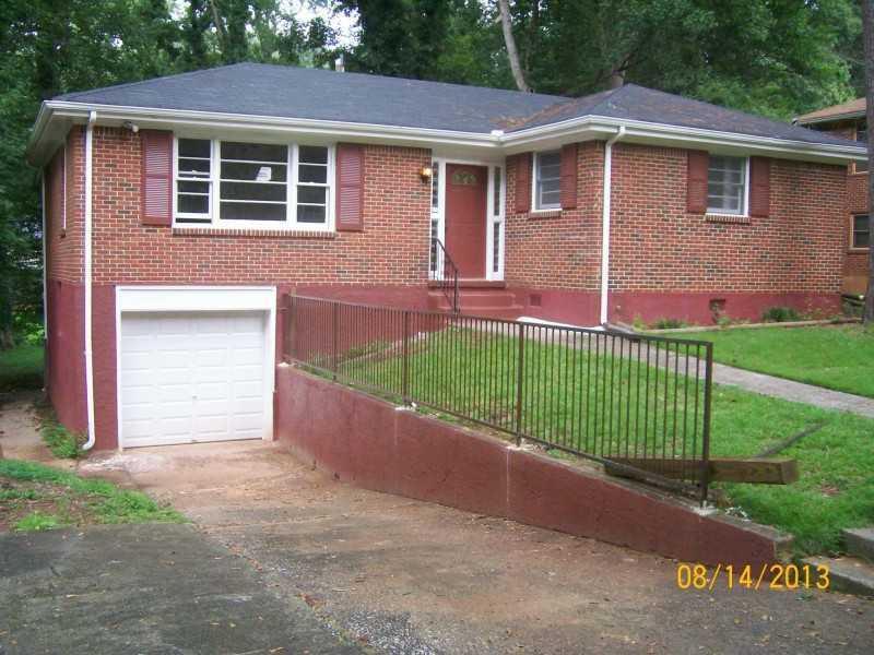 2725 Rollingwood Ln., Atlanta, GA 30316