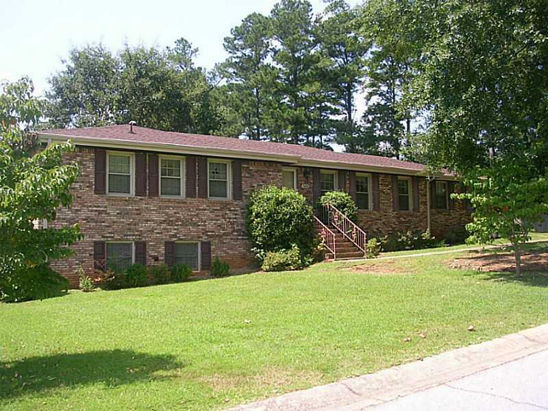 5876 Teresa Ln., Douglasville, GA 30135