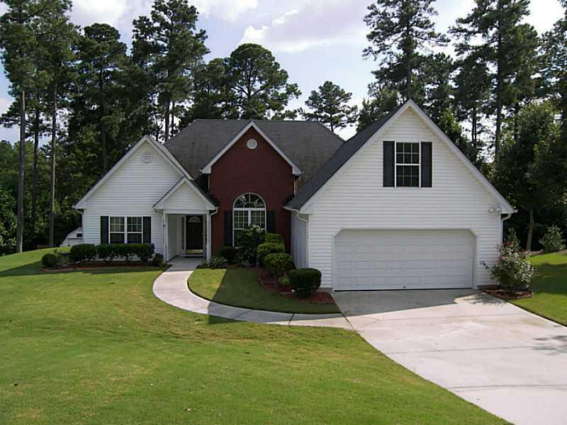 839 Winding Grove Ln., Loganville, GA 30052