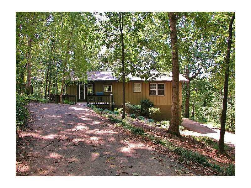 6453 Paradise Point Rd., Flowery Branch, GA 30542