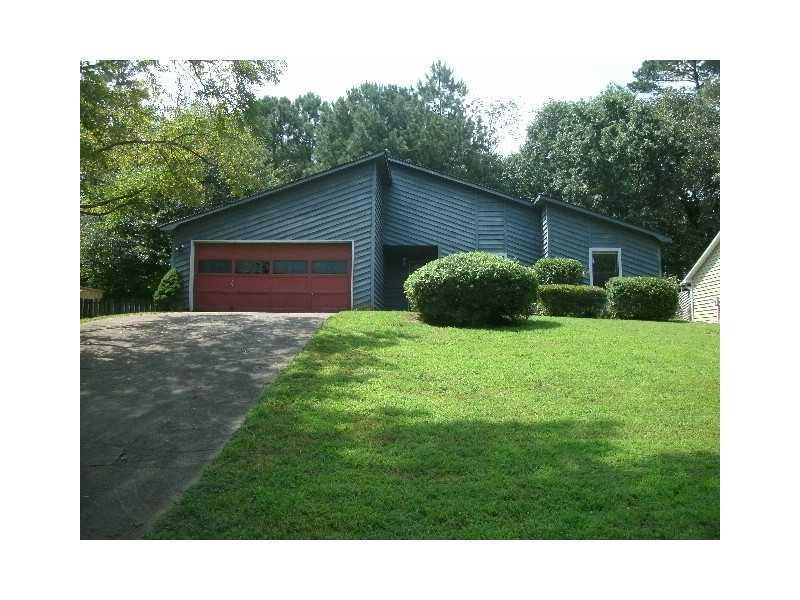 2282 Marshes Glenn Dr., Norcross, GA 30071