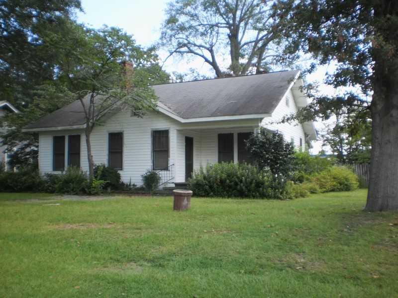 18 N Crawford St., Reynolds, GA 31076