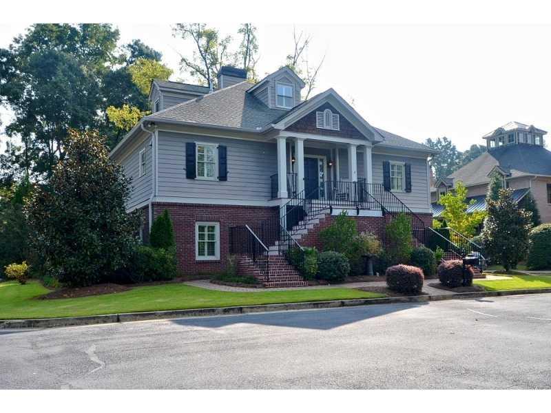 1070 Dunroven Dr., Sandy Springs, GA 30342