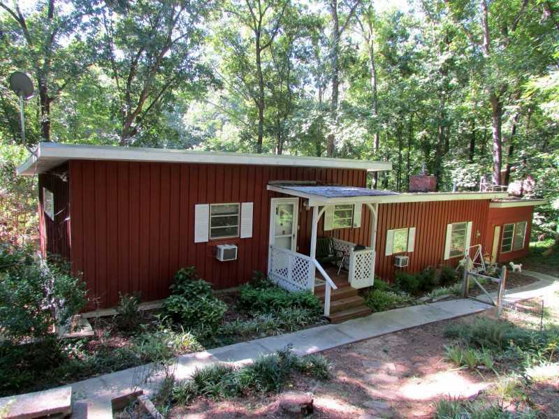 718 Lakeshore Dr., Berkeley Lake, GA 30096