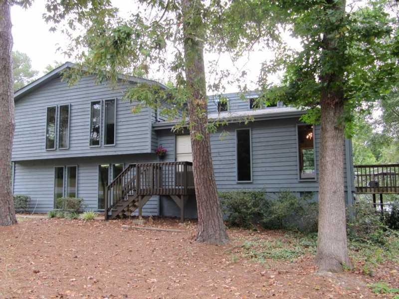 102 Country Pl., Woodstock, GA 30188
