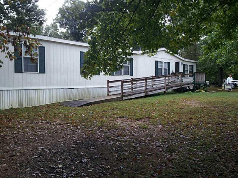 212 Town Creek Dr., Calhoun, GA 30701