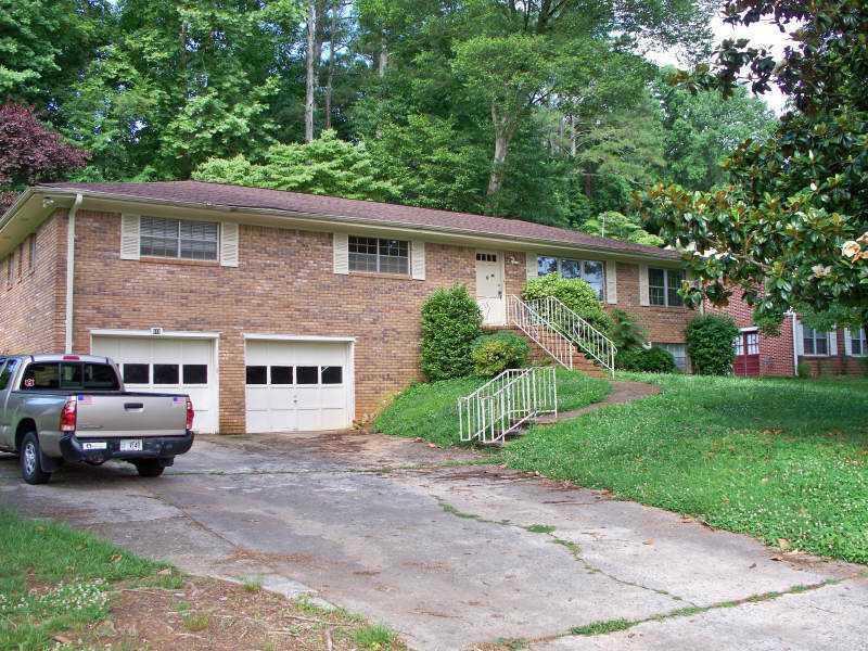 610 Hawkins Store Rd., Kennesaw, GA 30144