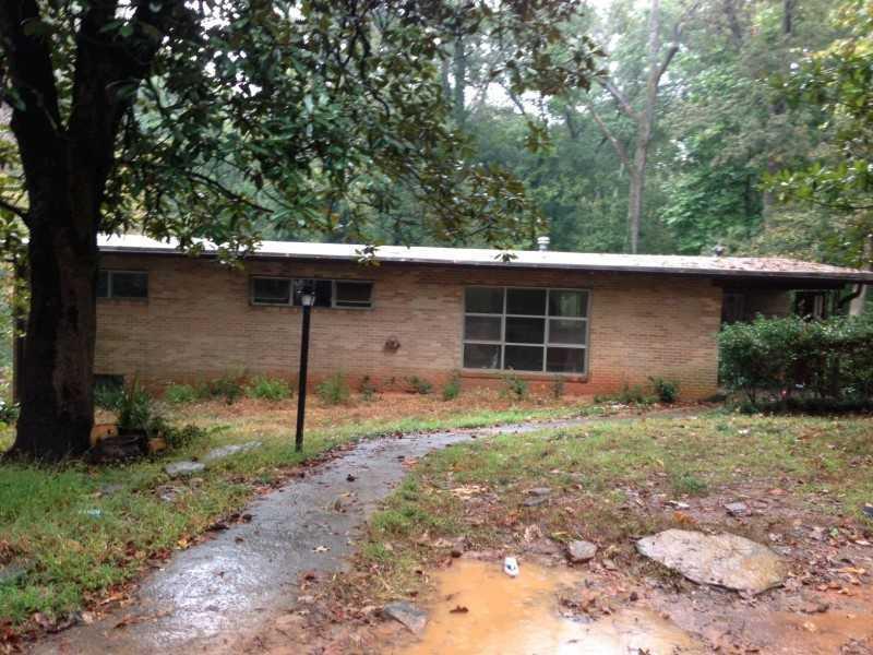 206 Indian Tr., Marietta, GA 30068