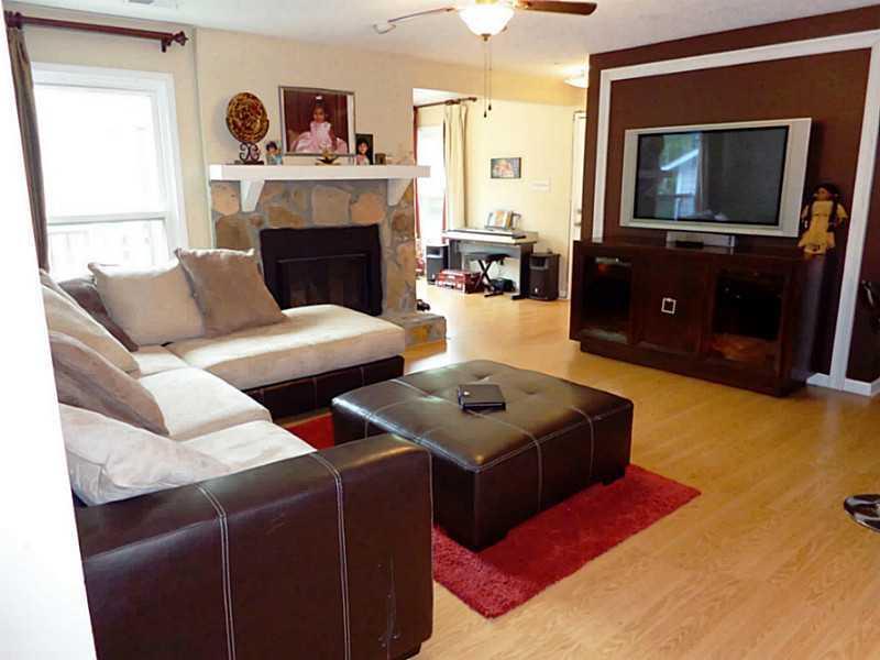 3210 Lake Pointe Cir., Roswell, GA 30075