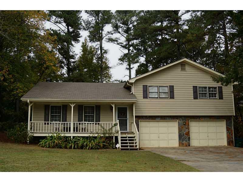 1202 Granite Ln., Loganville, GA 30052