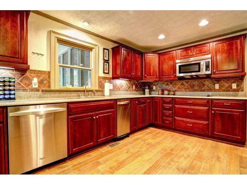 320 Woodline Ct., Roswell, GA 30076