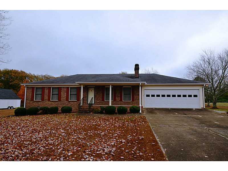 373 Willowwind Dr., Loganville, GA 30052