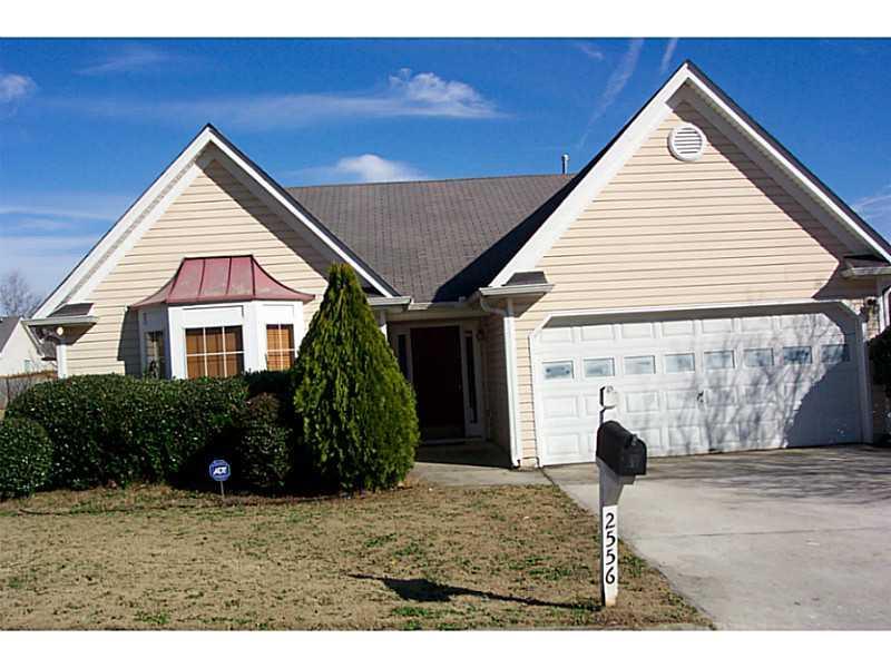 2556 Hillvale Cir., Lithonia, GA 30058