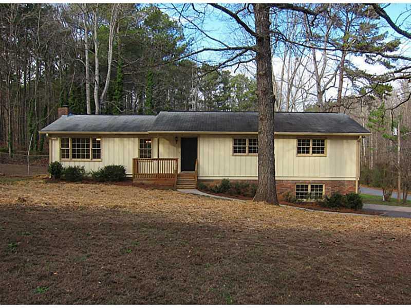 2730 Meadow View Dr., Acworth, GA 30102