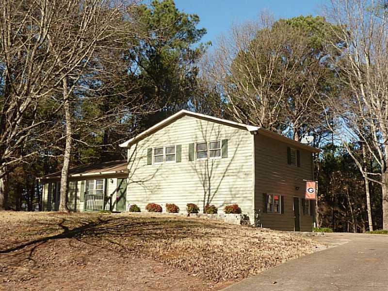 108 Bascomb Dr., Woodstock, GA 30189