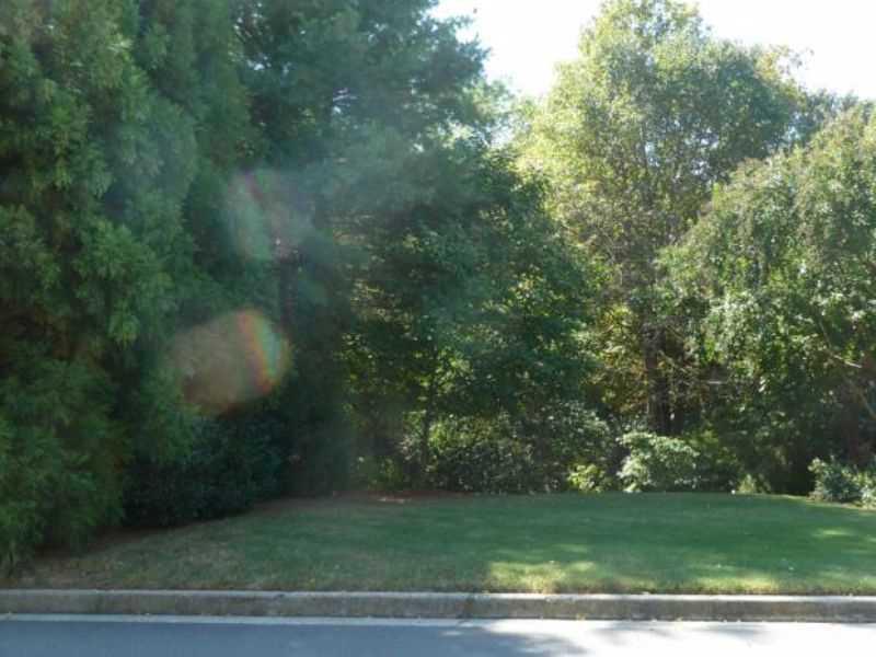 S Battery Pl., Atlanta, GA 30342