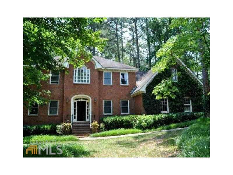 2918 Winding Cir., Lilburn, GA 30047