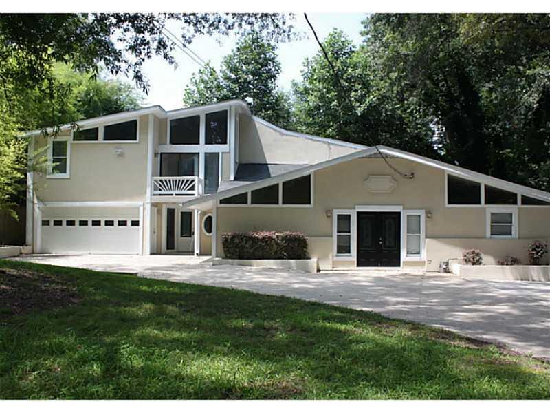 2224 Adams Dr., Atlanta, GA 30318