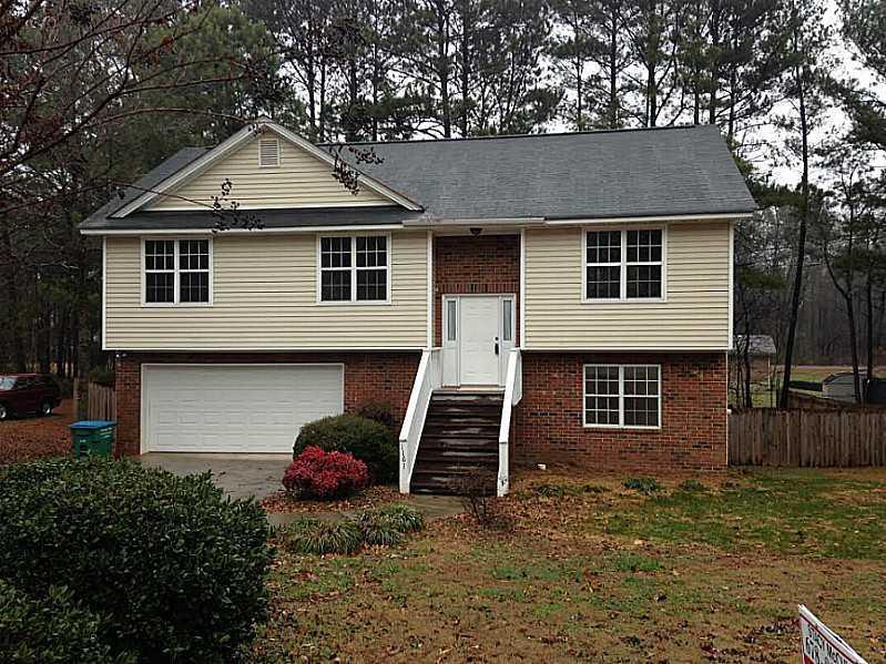 1161 Granite Ln., Loganville, GA 30052