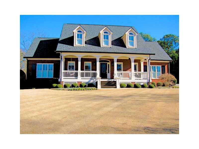 405 Grove Ridge Dr., Loganville, GA 30052