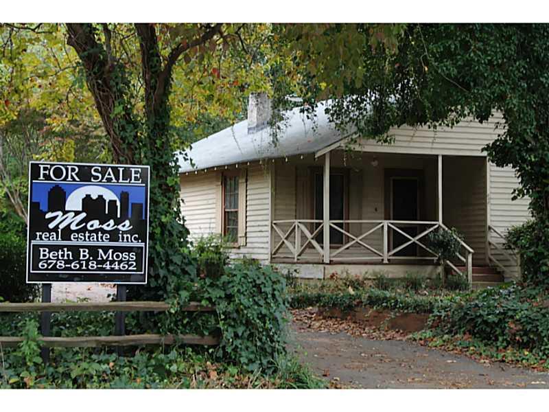 868 Thomas St., Roswell, GA 30075