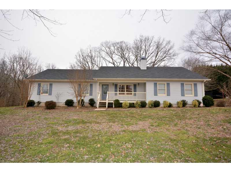 4803 Countryside Dr., Flowery Branch, GA 30542