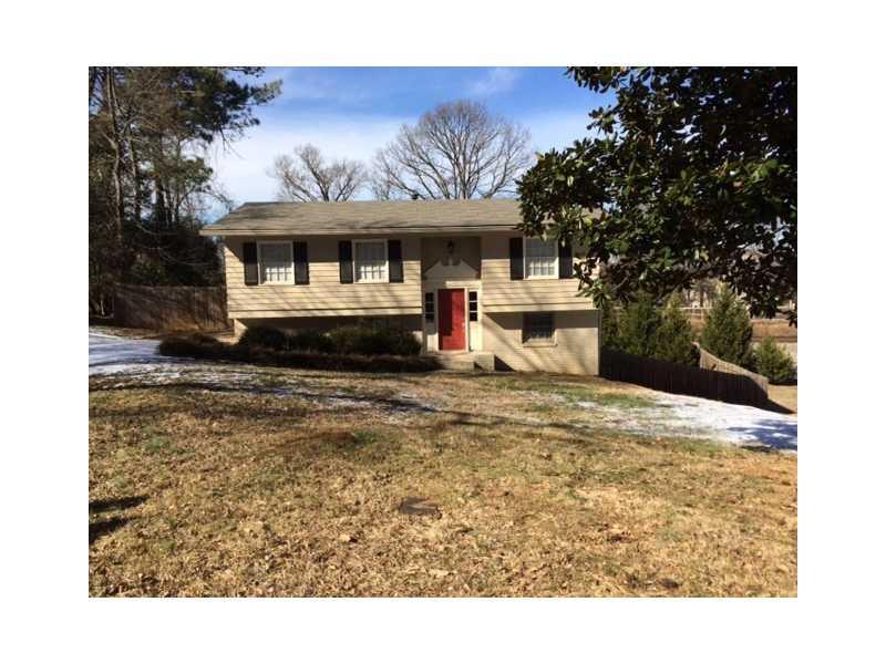 2075 Nancy Cir., Smyrna, GA 30080