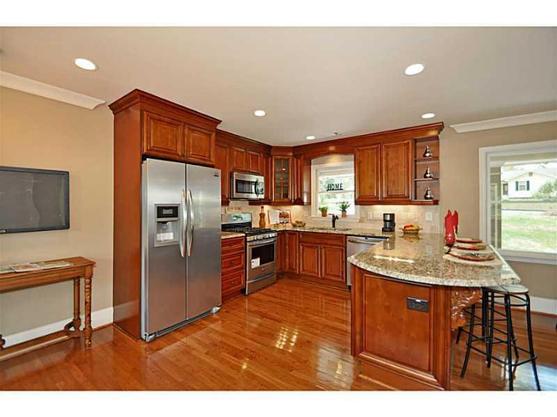 851 Valley Brook Rd., Decatur, GA 30033