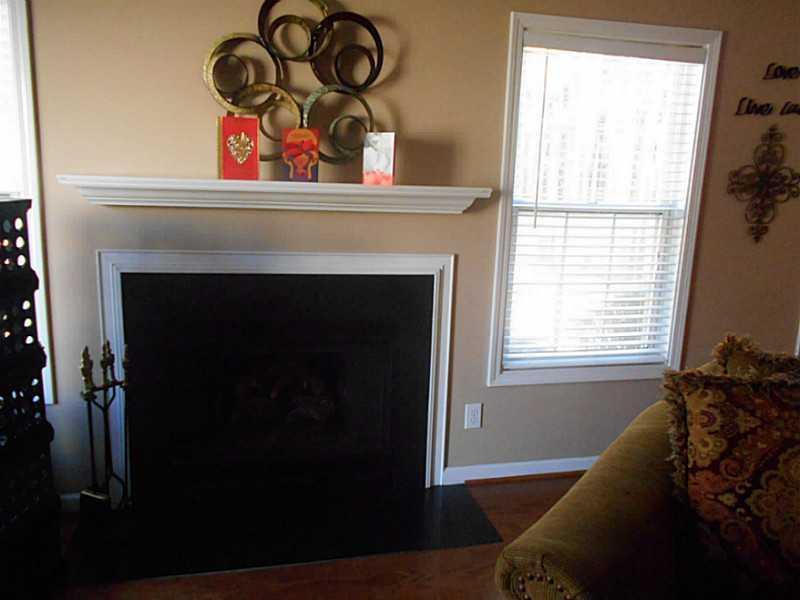 311 Paxton Ct., Woodstock, GA 30188