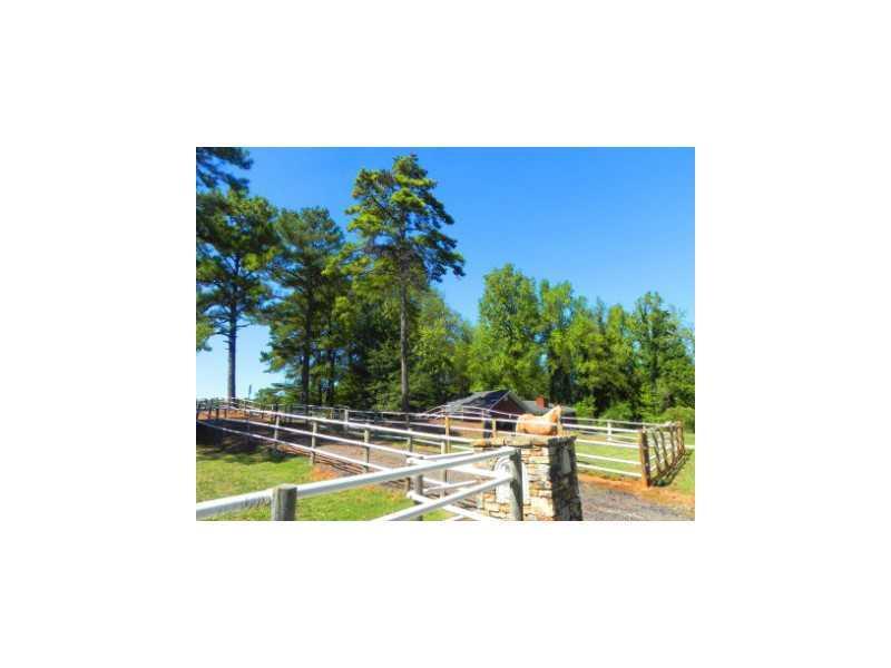 9964 Hickory Flat Hwy., Woodstock, GA 30188