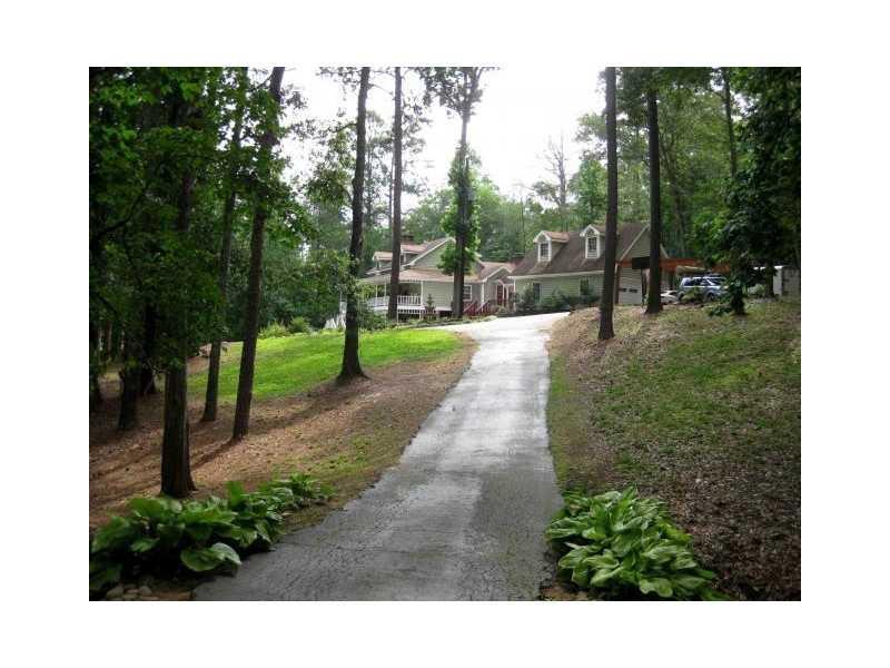 3924 S Rockbridge Rd., Stone Mountain, GA 30087